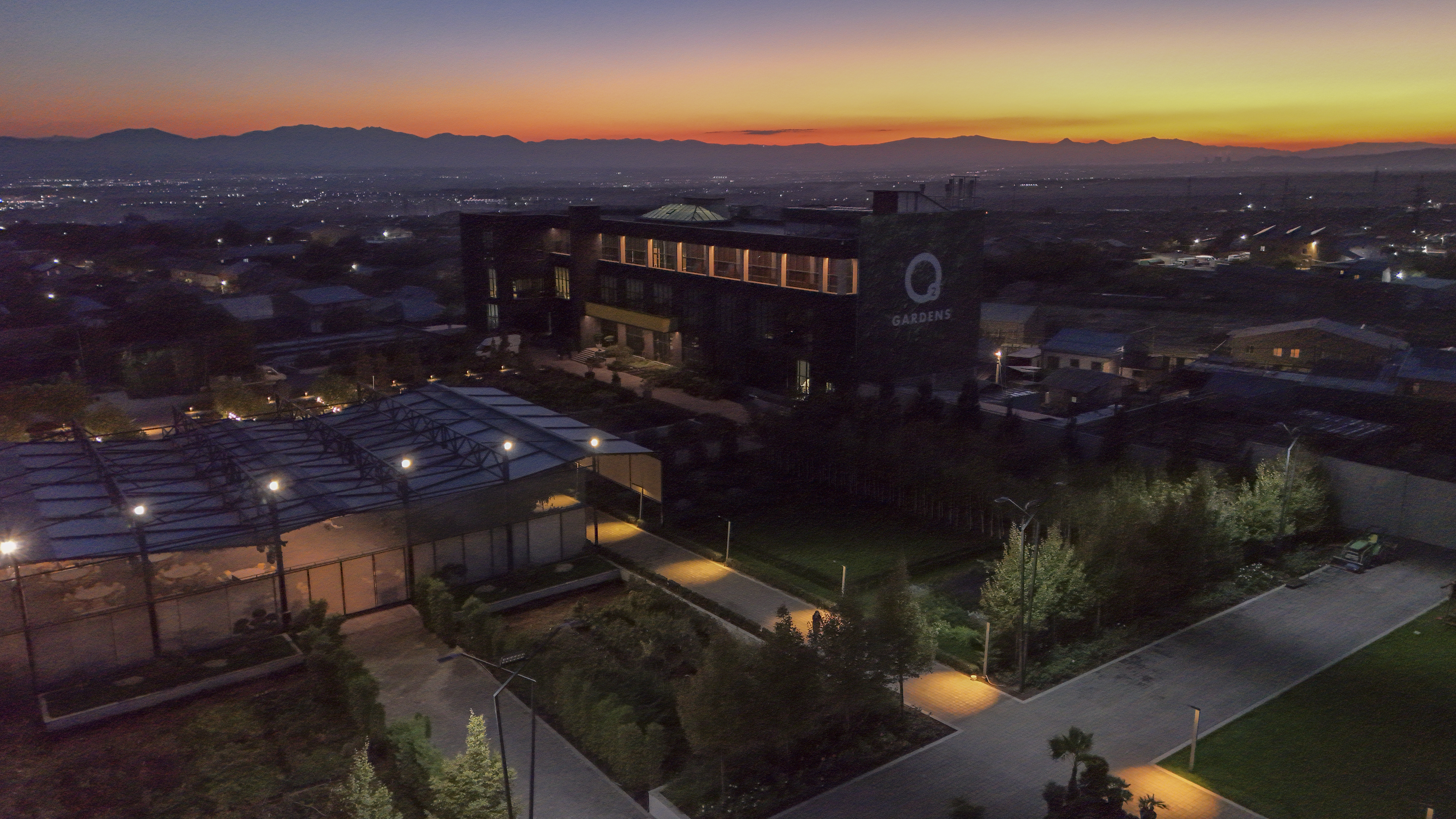 general slider photo